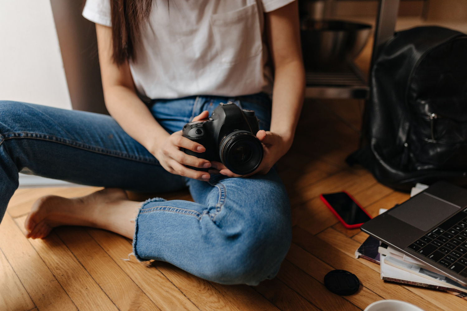 La importancia de la edición y el postprocesado en fotografía y cómo utilizar herramientas como Lightroom y Photoshop para mejorar tus fotos.